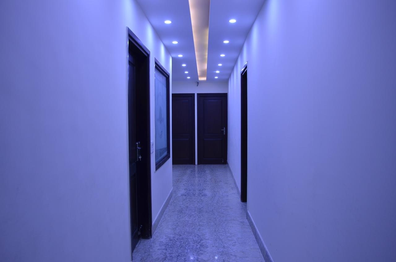 Hotel Royal International Új-Delhi Kültér fotó