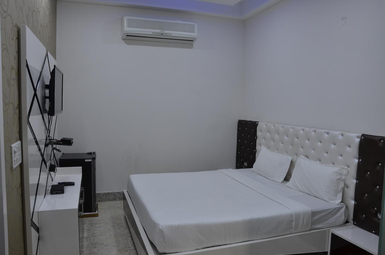 Hotel Royal International Új-Delhi Kültér fotó
